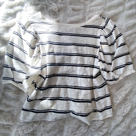 simple striped shirt - Picture 3 of 3